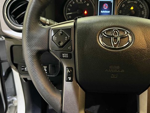 Certified 2020 Toyota Tacoma TRD Off-Road image 22