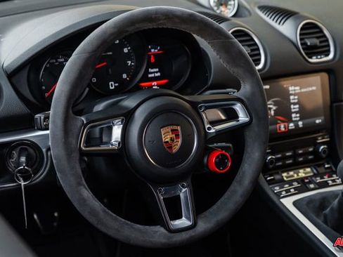 Used 2018 Porsche 718 Cayman RWD image 6