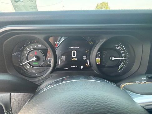 Used 2024 Jeep Wrangler Unlimited Sahara w/ Technology Group AWD/4WD image 24