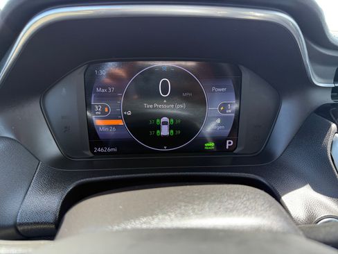 Used 2023 Chevrolet Bolt EUV LT FWD image 11