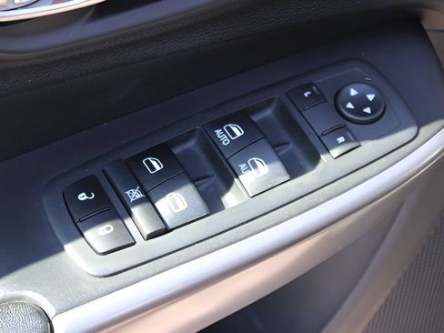 Used 2020 Jeep Cherokee Limited AWD/4WD image 19