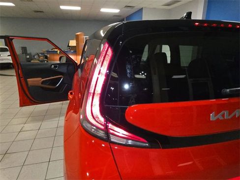 Used 2025 Kia Soul EX image 27