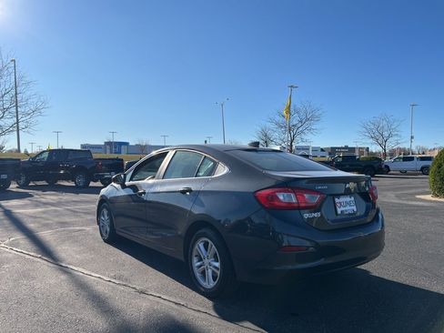 Used 2017 Chevrolet Cruze LT w/ Convenience Package image 6