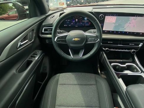 Used 2026 Chevrolet Traverse LT w/ Driver Confidence Package AWD/4WD image 27