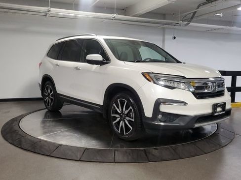 Used 2019 Honda Pilot Touring image 3
