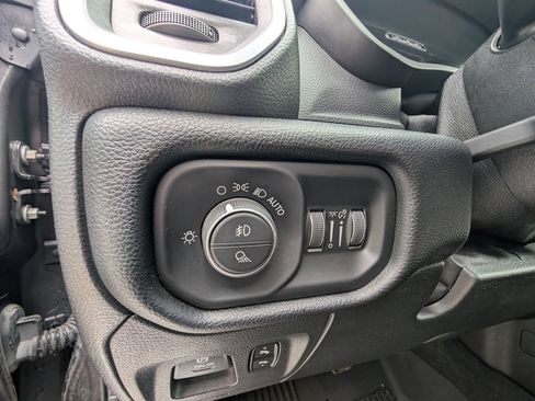 Used 2021 RAM 1500 Laramie image 35