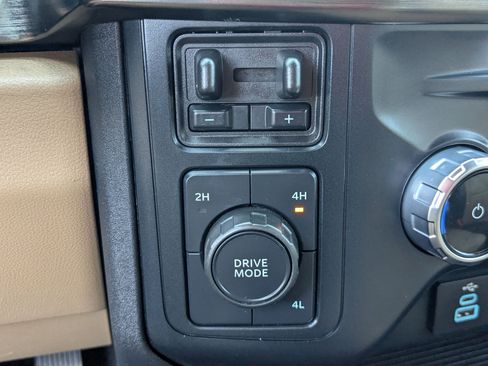 Used 2023 Ford F450 Lariat w/ FX4 Off-Road Package AWD/4WD image 25