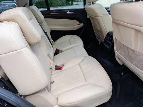 Used 2019 Mercedes-Benz GLS 450 4MATIC image 8