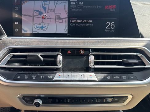 Used 2022 BMW X5 xDrive40i w/ Executive Package image 23