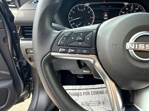Used 2024 Nissan Sentra SV FWD image 25