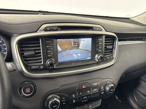 Used 2017 Kia Sorento EX AWD/4WD image 7