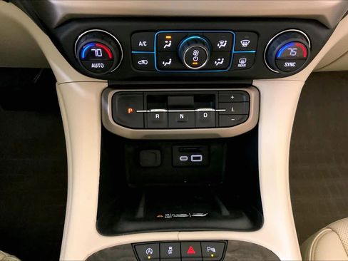 Used 2021 GMC Acadia Denali w/ Denali Ultimate Package image 34