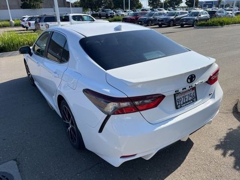 Used 2023 Toyota Camry SE FWD image 7