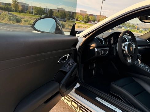 Used 2016 Porsche Cayman RWD image 14