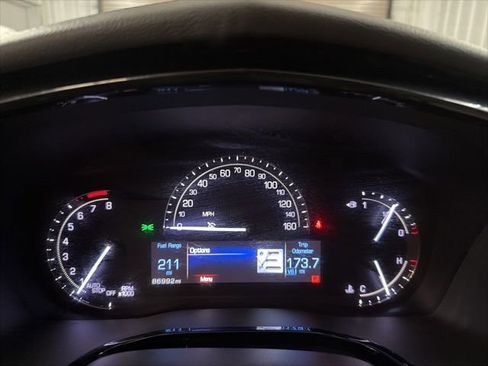 Used 2017 Cadillac XT5 FWD image 26