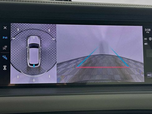 Used 2025 Porsche Cayenne image 19