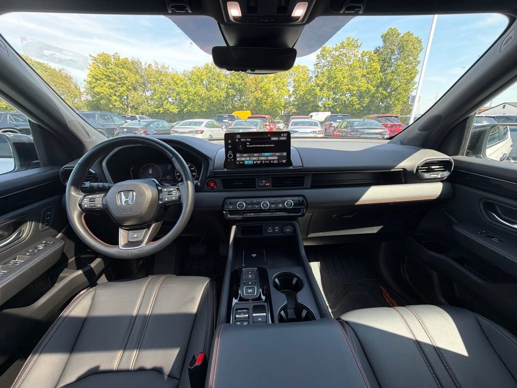 Certified 2025 Honda Pilot TrailSport image 12