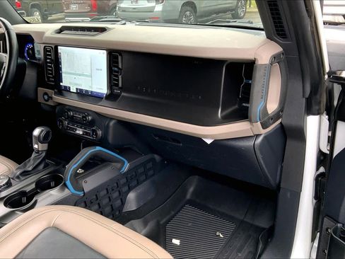 Used 2022 Ford Bronco Wildtrak image 17