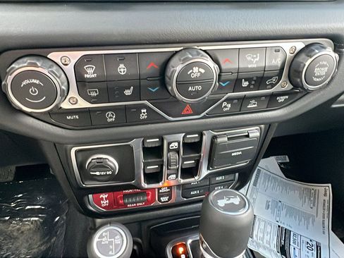 New 2026 Jeep Wrangler Unlimited Rubicon image 28