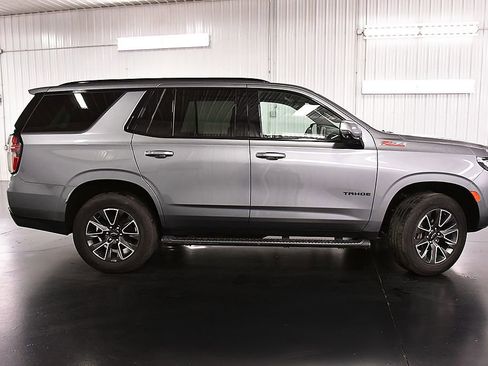 Used 2021 Chevrolet Tahoe Z71 w/ Z71 Signature Package AWD/4WD image 8