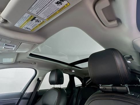 Used 2020 Jaguar F-PACE Prestige image 22