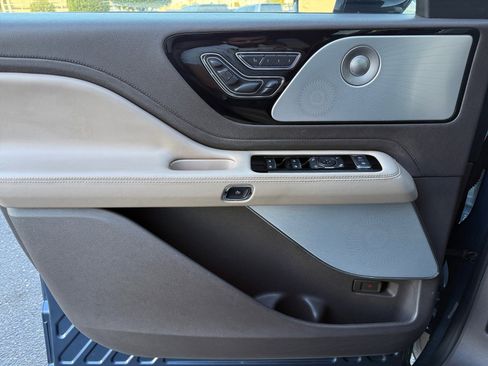 Used 2020 Lincoln Aviator Reserve w/ Equipment Group 202A image 13