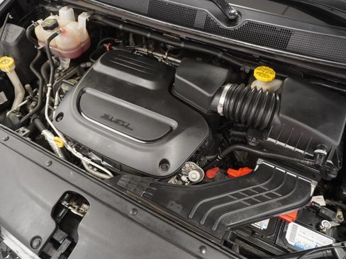 Certified 2021 Chrysler Pacifica Touring-L FWD image 49