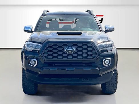Used 2021 Toyota Tacoma Limited AWD/4WD image 2
