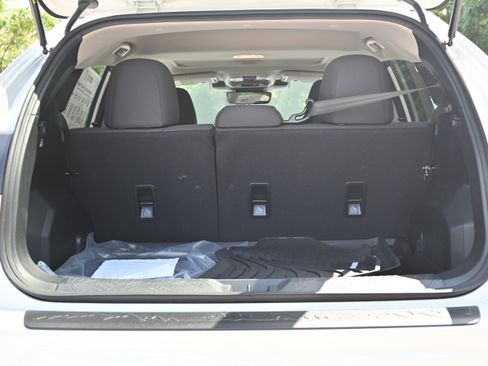 Certified 2025 Subaru Crosstrek 2.0i Premium image 33