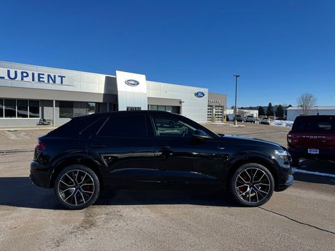 Used 2023 Audi Q8 Premium Plus w/ Premium Plus Package image 2