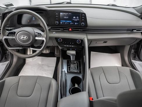 Used 2025 Hyundai Elantra Sport FWD image 18