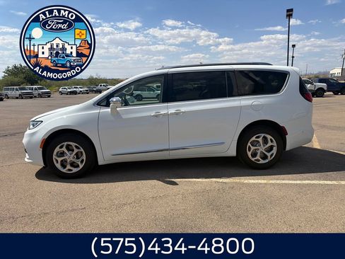 Used 2021 Chrysler Pacifica Limited w/ Premium & Safety Sphere Group AWD/4WD image 2