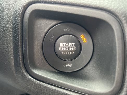 Used 2024 Jeep Wrangler Unlimited Sport AWD/4WD image 33