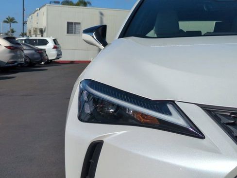 Used 2025 Lexus UX 300h FWD image 11