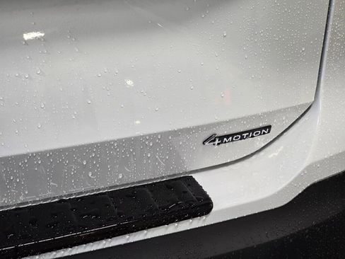 New 2026 Volkswagen Tiguan SE image 15