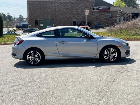 Used 2017 Honda Civic EX-T image 4