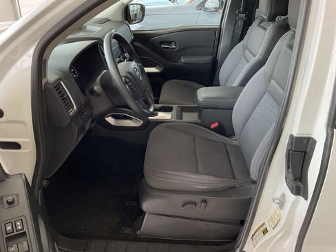 Used 2023 Nissan Frontier SV w/ Technology Package AWD/4WD image 10