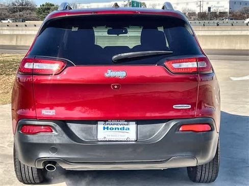 Used 2016 Jeep Cherokee Latitude w/ Comfort & Sound Group image 6