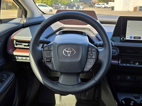 Used 2026 Toyota Prius Plug-In Hybrid image 19