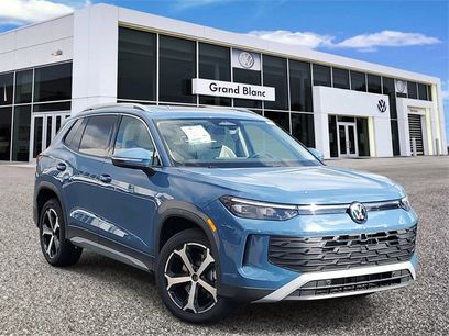 New 2025 Volkswagen Tiguan SE