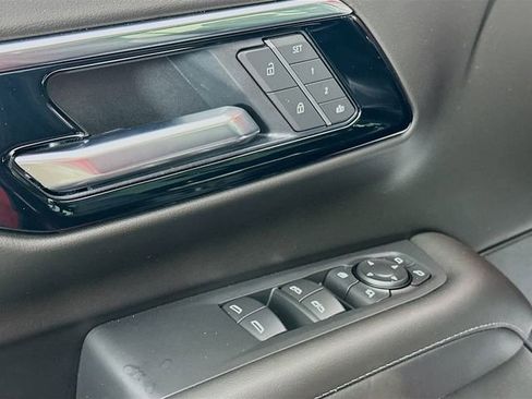 Used 2026 Chevrolet Tahoe Z71 w/ Comfort Package AWD/4WD image 25