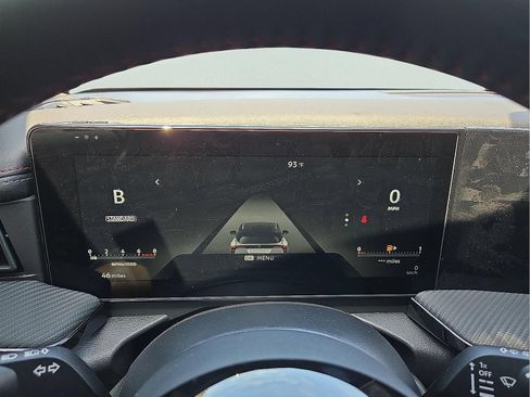 Used 2025 Nissan Kicks SR AWD/4WD image 23