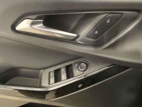 Used 2025 Chevrolet Equinox LT image 13