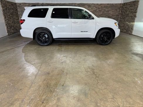 Used 2019 Toyota Sequoia TRD Sport w/ TRD Sport Premium Package AWD/4WD image 10