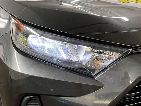 Certified 2020 Toyota RAV4 LE w/ All Weather Liner Package AWD/4WD image 31