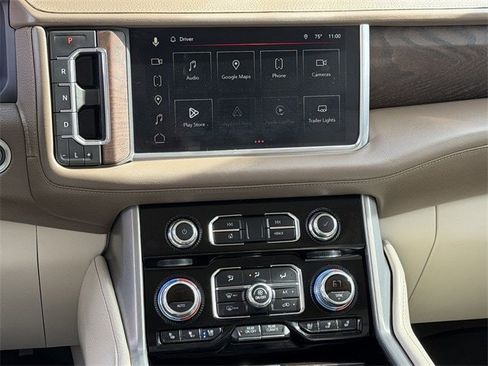 Used 2022 GMC Yukon XL Denali image 18