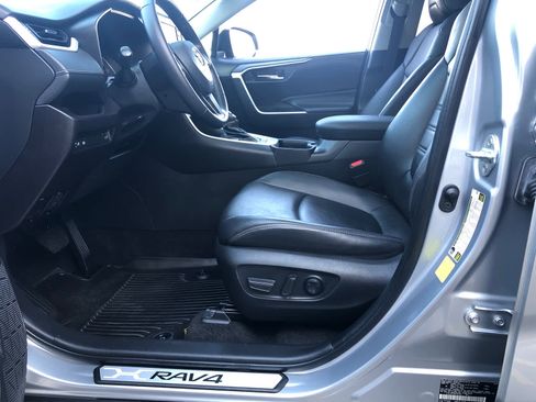 Certified 2022 Toyota RAV4 XLE Premium image 20