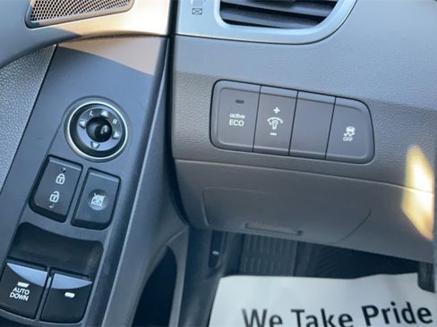 Used 2015 Hyundai Elantra SE image 27