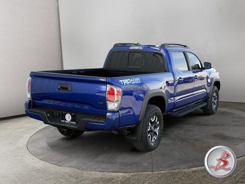 Used 2022 Toyota Tacoma TRD Off-Road w/ TRD Premium Off Road Package image 7