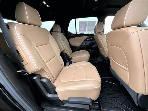 Used 2023 Chevrolet Traverse Premier image 16
